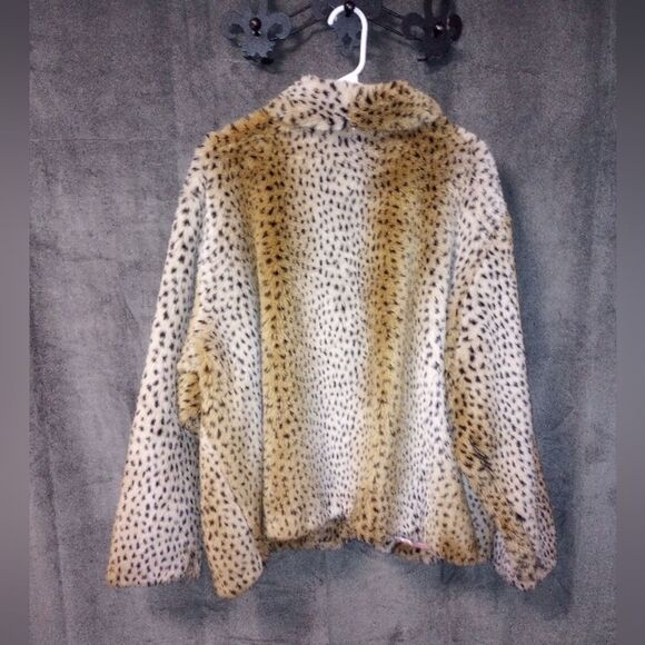Lane Bryant Faux Fur Leopard Coat Size 26/28 EUC P2P 28 In - Picture 4 of 7